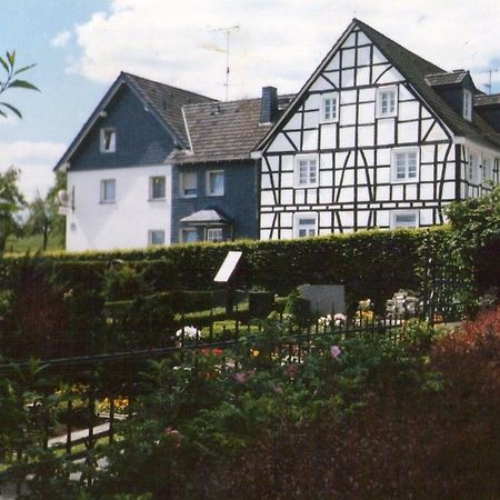Monteurhotel Garni Alter Olper Hof リンドラー エクステリア 写真