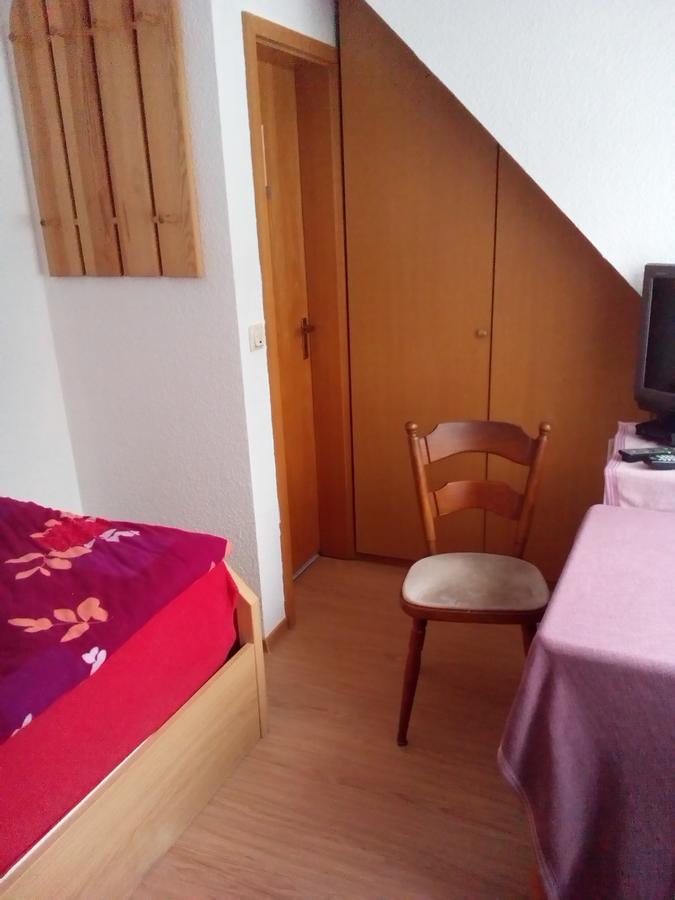 Monteurhotel Garni Alter Olper Hof リンドラー エクステリア 写真